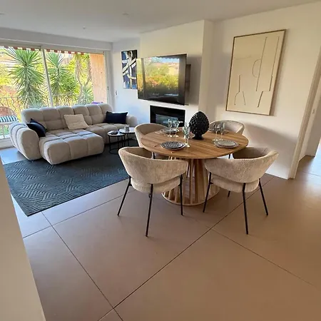 Апартаменты In Center 2 Bedrooms & 2 Bathrooms Exclusive Style Tropez *